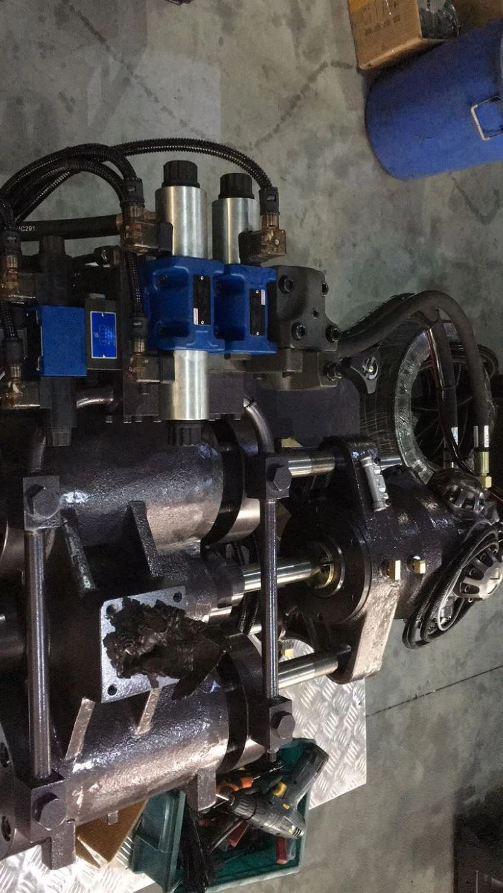 Plastic Injection Moulding Machine 4(001)